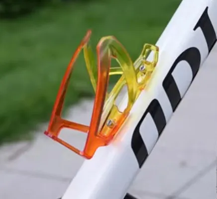 Don’t Miss This Lightweight Wear-resistant Two-color PC Plastic Bike Bottle Cage for Cycling Outsides